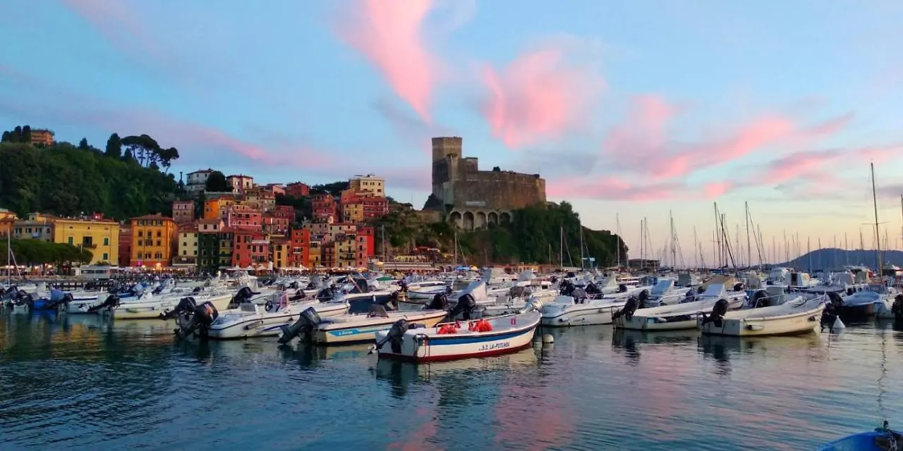 Casa Alessandra Lerici Italy